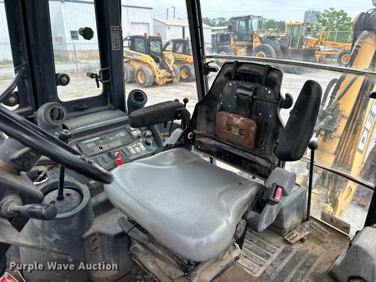 image for item DO1104 2003 John Deere 310SG backhoe