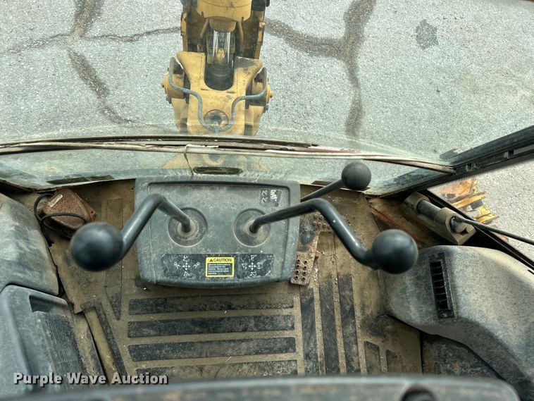 image for item DO1104 2003 John Deere 310SG backhoe