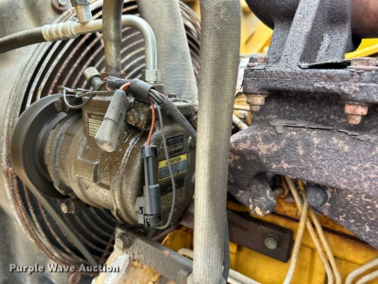 image for item DO1104 2003 John Deere 310SG backhoe