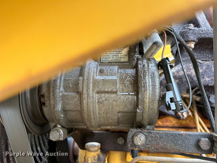 image for item DO1104 2003 John Deere 310SG backhoe