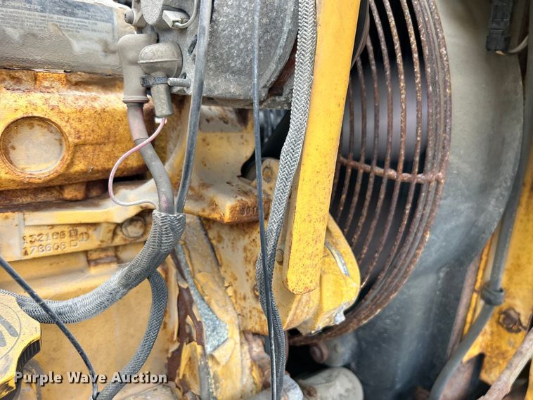 image for item DO1104 2003 John Deere 310SG backhoe