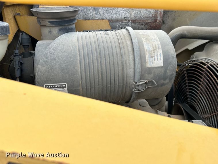 image for item DO1104 2003 John Deere 310SG backhoe