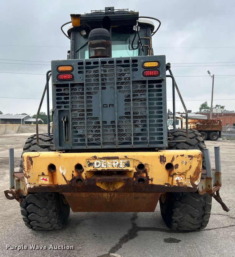 image for item DO1105 2004 John Deere 724J wheel loader