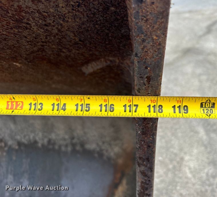 image for item DO1105 2004 John Deere 724J wheel loader