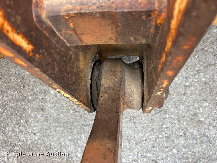 image for item DO1105 2004 John Deere 724J wheel loader