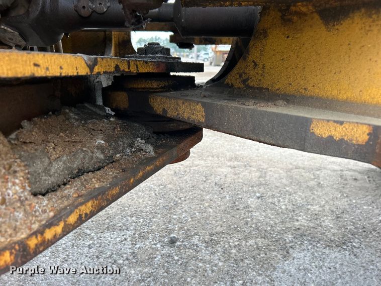 image for item DO1105 2004 John Deere 724J wheel loader