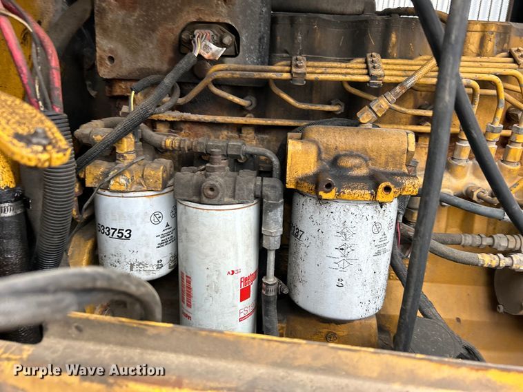 image for item DO1105 2004 John Deere 724J wheel loader