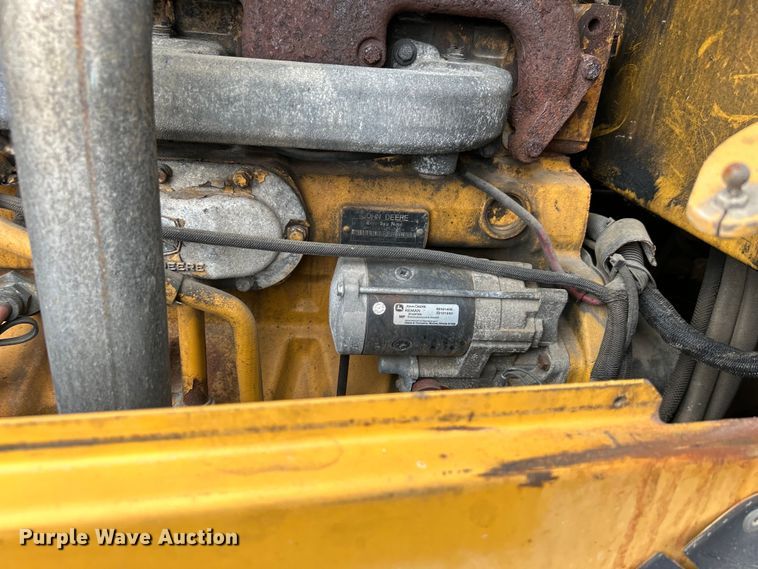 image for item DO1105 2004 John Deere 724J wheel loader