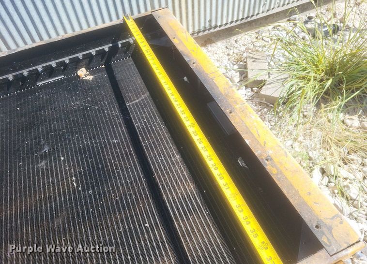 image for item DO4919 Caterpillar  radiator 