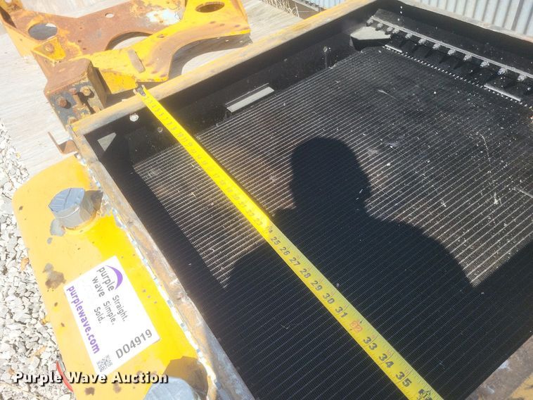 image for item DO4919 Caterpillar  radiator 