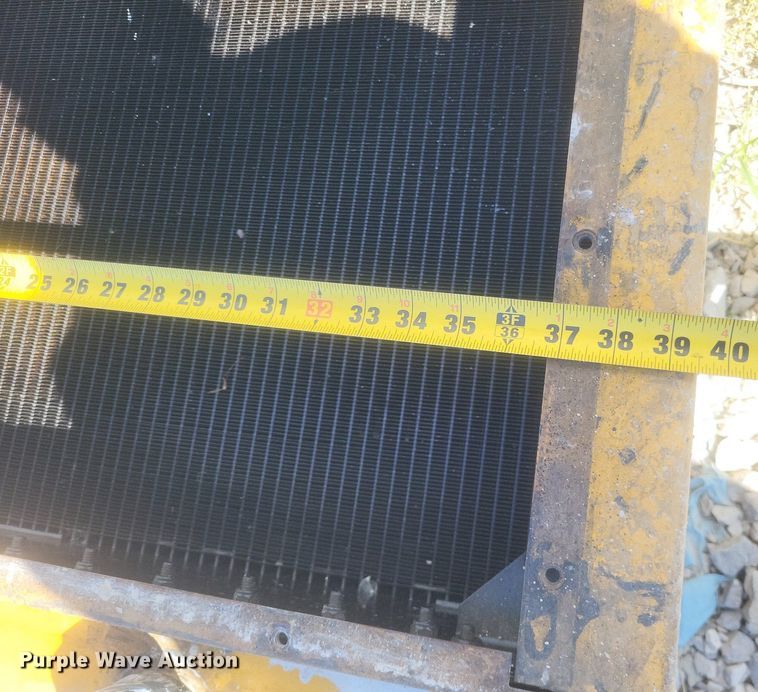 image for item DO4919 Caterpillar  radiator 