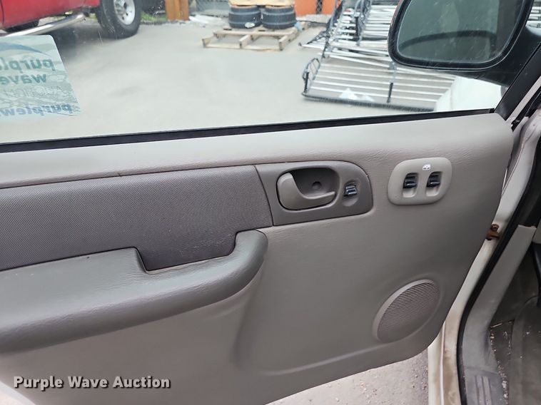 image for item DP0857 2003 Dodge Grand Caravan SE van