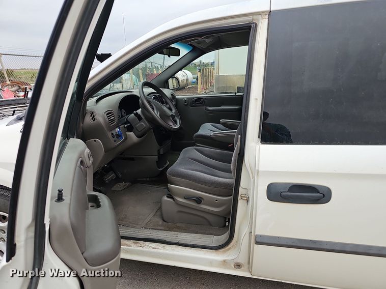 image for item DP0857 2003 Dodge Grand Caravan SE van