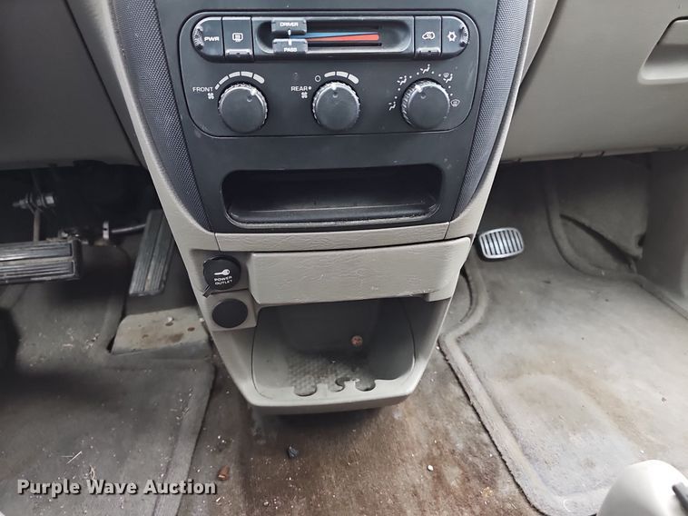 image for item DP0857 2003 Dodge Grand Caravan SE van