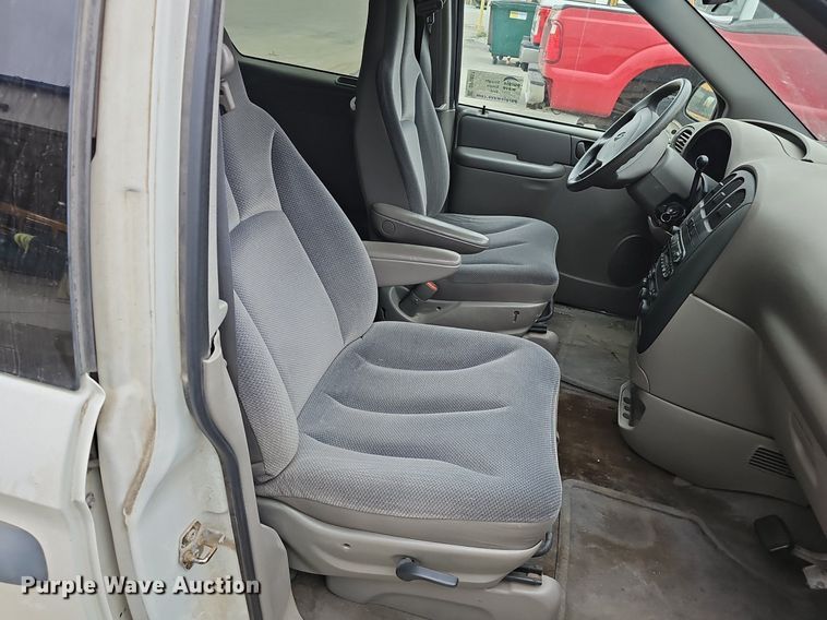 image for item DP0857 2003 Dodge Grand Caravan SE van