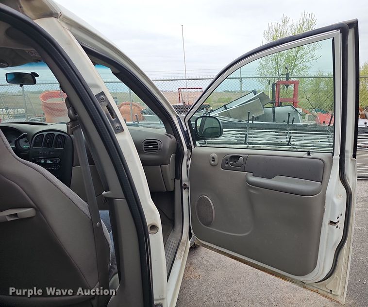 image for item DP0857 2003 Dodge Grand Caravan SE van