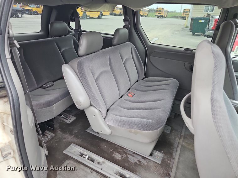 image for item DP0857 2003 Dodge Grand Caravan SE van