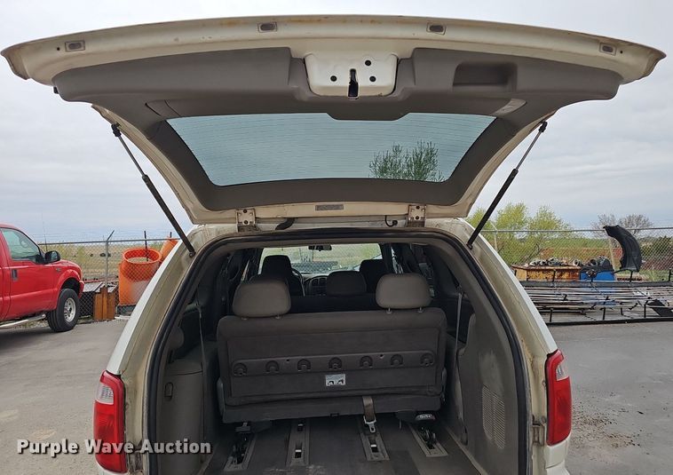 image for item DP0857 2003 Dodge Grand Caravan SE van