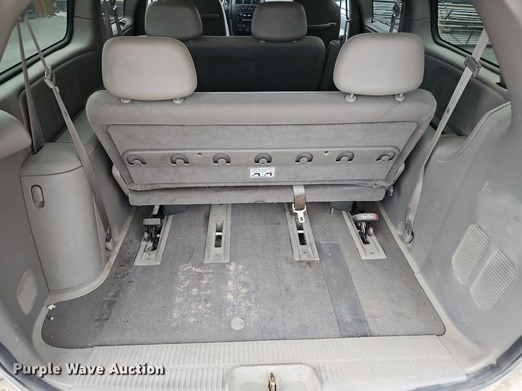 image for item DP0857 2003 Dodge Grand Caravan SE van