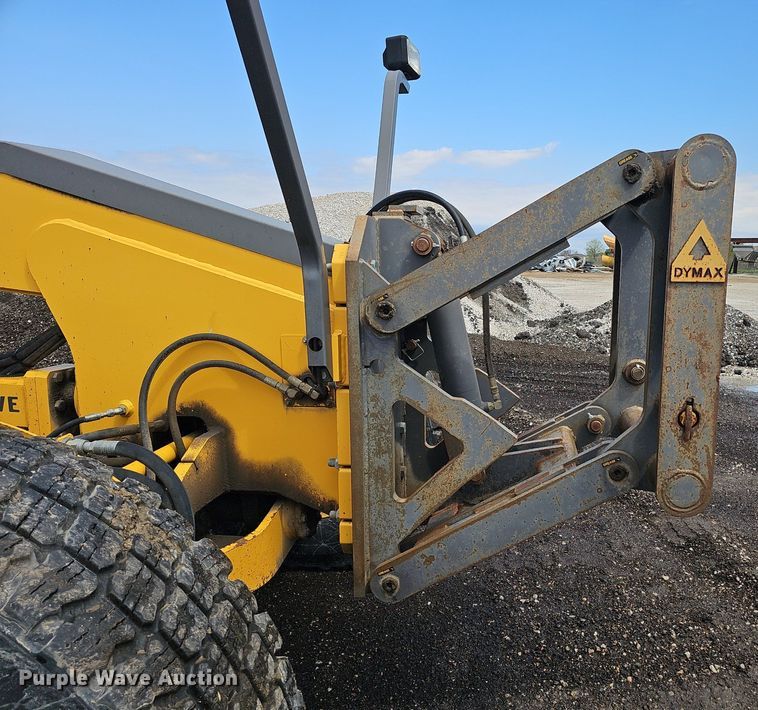 image for item DP0864 2005 Volvo G726B motor grader