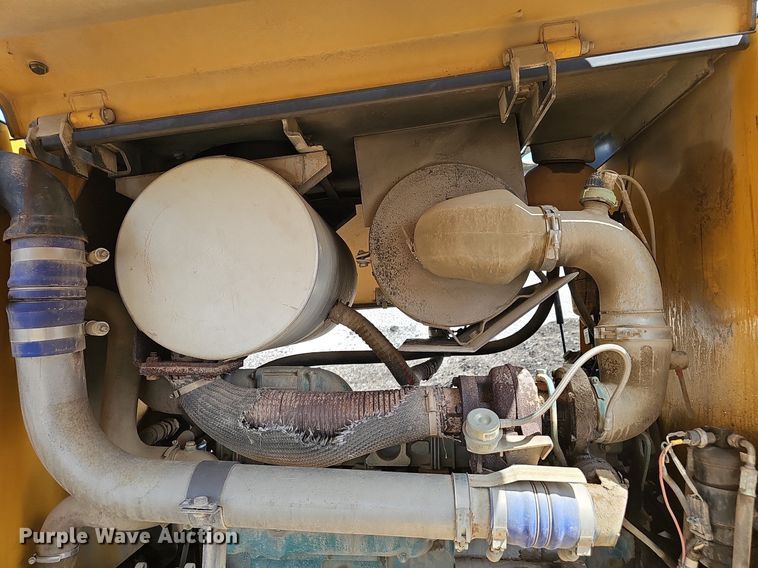 image for item DP0864 2005 Volvo G726B motor grader