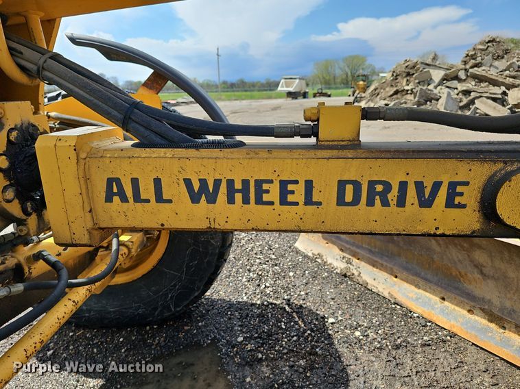 image for item DP0864 2005 Volvo G726B motor grader