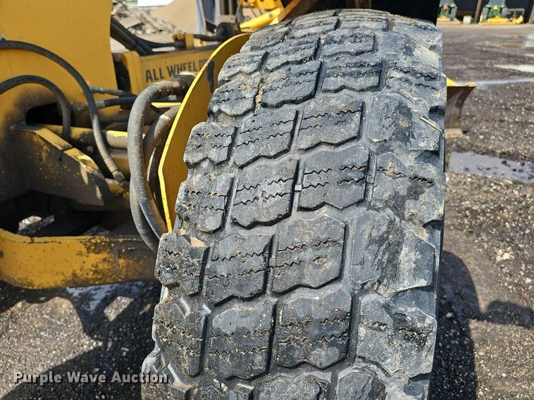 image for item DP0864 2005 Volvo G726B motor grader