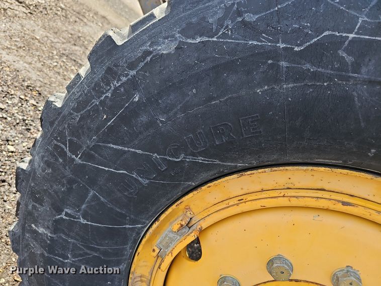 image for item DP0864 2005 Volvo G726B motor grader