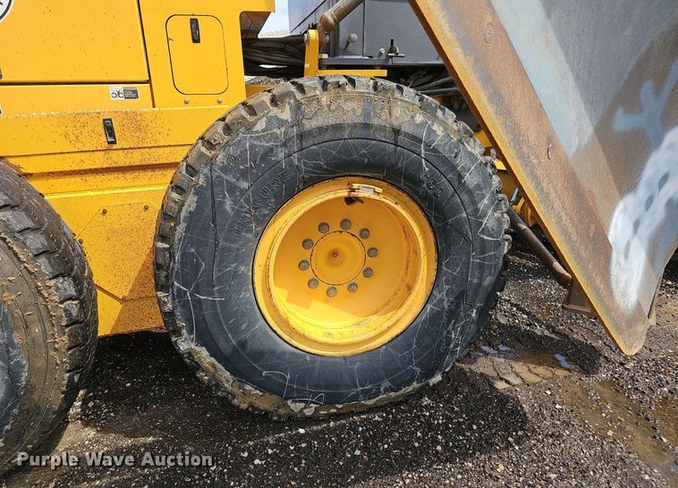 image for item DP0864 2005 Volvo G726B motor grader