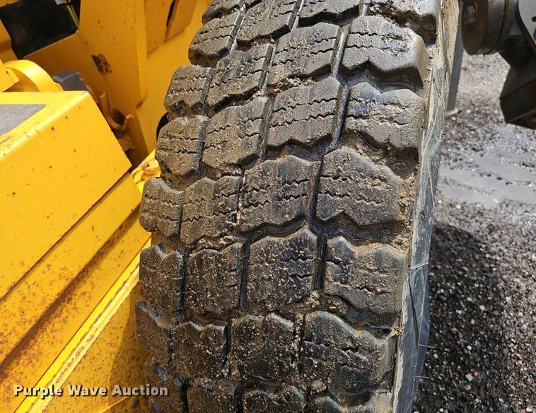 image for item DP0864 2005 Volvo G726B motor grader