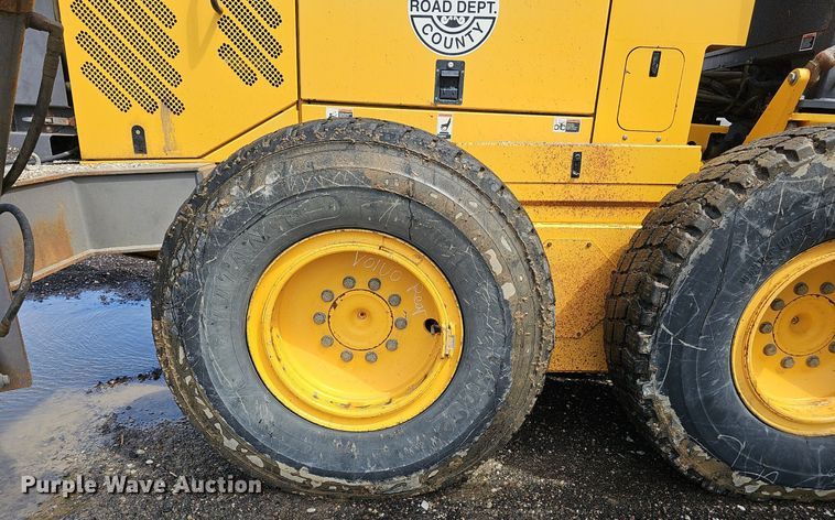 image for item DP0864 2005 Volvo G726B motor grader