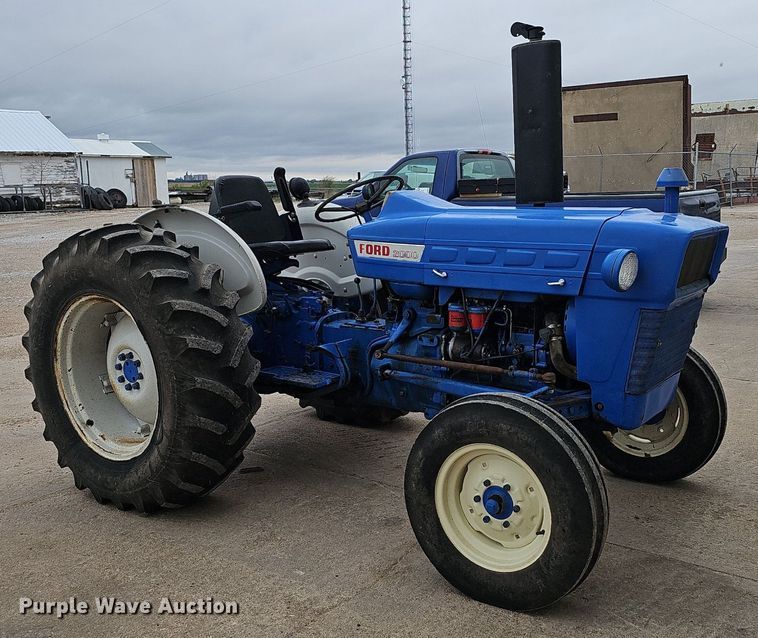 image for item DP0877 1962 Ford 2000 tractor
