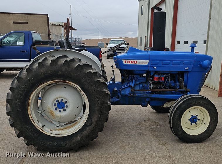 image for item DP0877 1962 Ford 2000 tractor