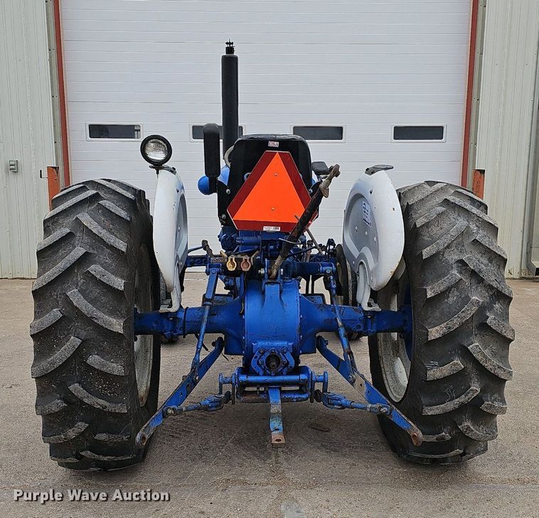 image for item DP0877 1962 Ford 2000 tractor