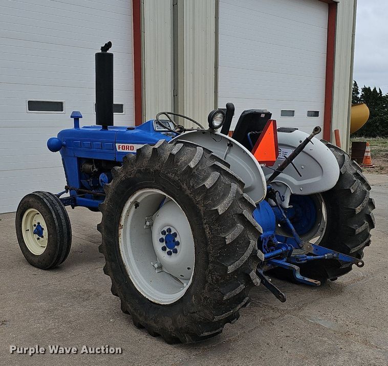 image for item DP0877 1962 Ford 2000 tractor