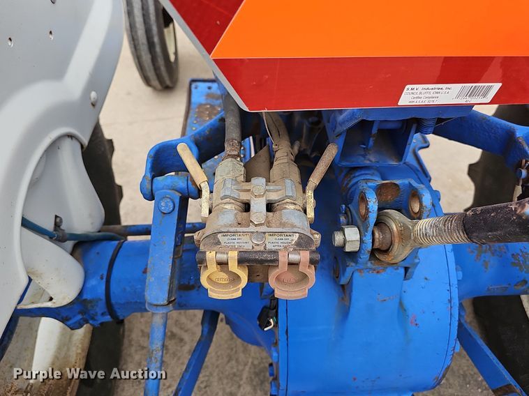 image for item DP0877 1962 Ford 2000 tractor