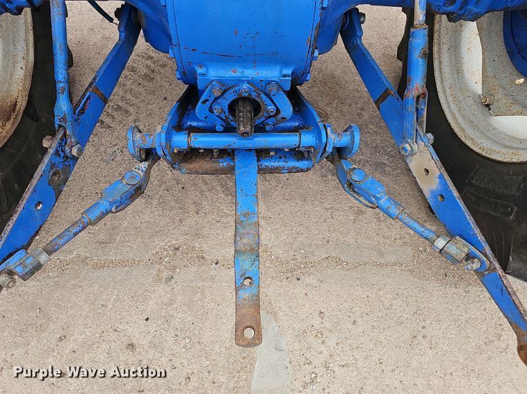 image for item DP0877 1962 Ford 2000 tractor