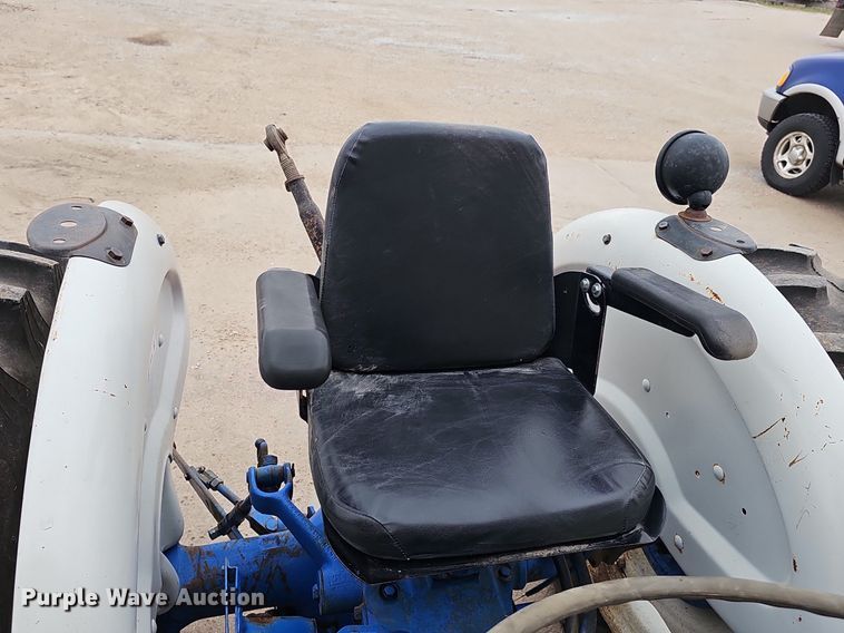 image for item DP0877 1962 Ford 2000 tractor