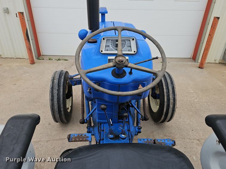 image for item DP0877 1962 Ford 2000 tractor