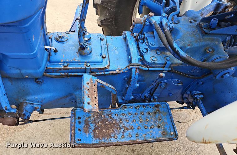 image for item DP0877 1962 Ford 2000 tractor