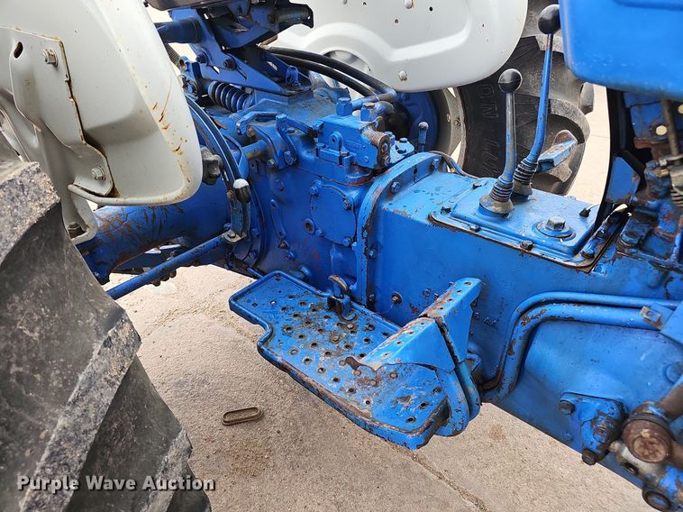 image for item DP0877 1962 Ford 2000 tractor