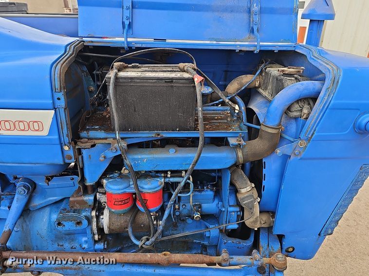 image for item DP0877 1962 Ford 2000 tractor