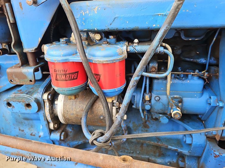 image for item DP0877 1962 Ford 2000 tractor