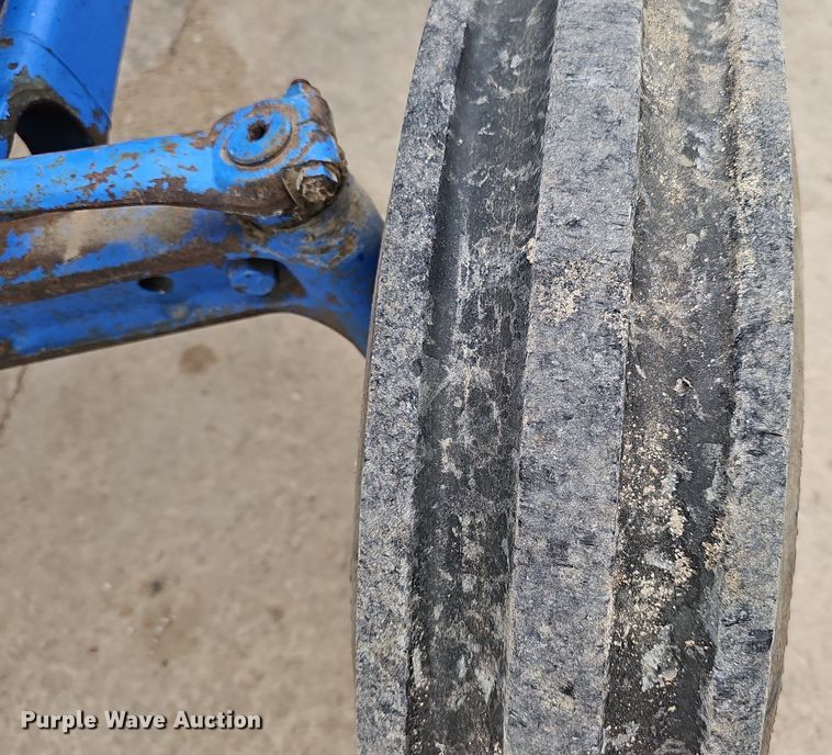 image for item DP0877 1962 Ford 2000 tractor