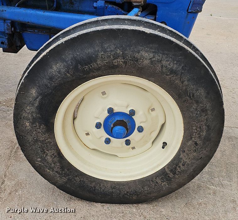 image for item DP0877 1962 Ford 2000 tractor