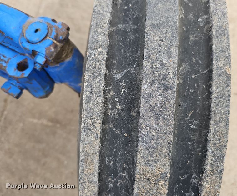 image for item DP0877 1962 Ford 2000 tractor