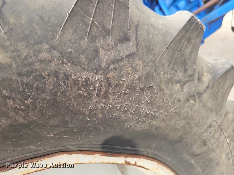 image for item DP0877 1962 Ford 2000 tractor