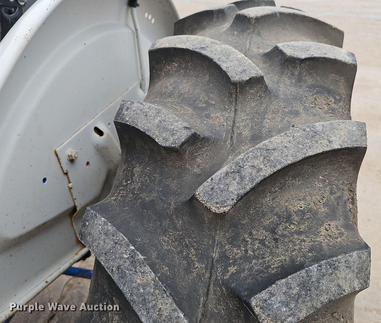 image for item DP0877 1962 Ford 2000 tractor