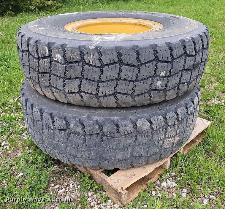 image for item DP0882 (2) SnowXtra tires and wheels