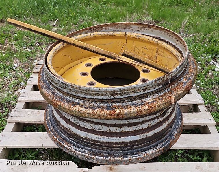 image for item DP0882 (2) SnowXtra tires and wheels